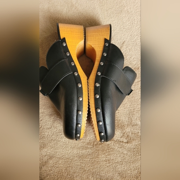 MIA Kids Black Faux Leather Clogs - Picture 6 of 7